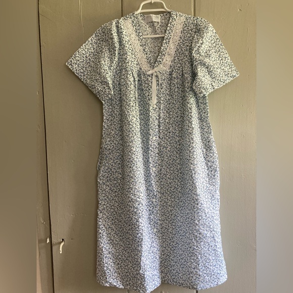 Miss Elaine At Home Lace Trim Nightgown Floral Women's Small Country Cottage - Picture 1 of 6